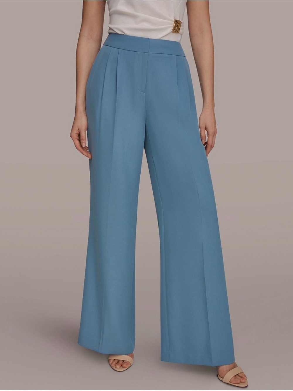 NWT Donna Karan Women's High-Waist Mid Rise Pants. Size 10. Washed Indigo.